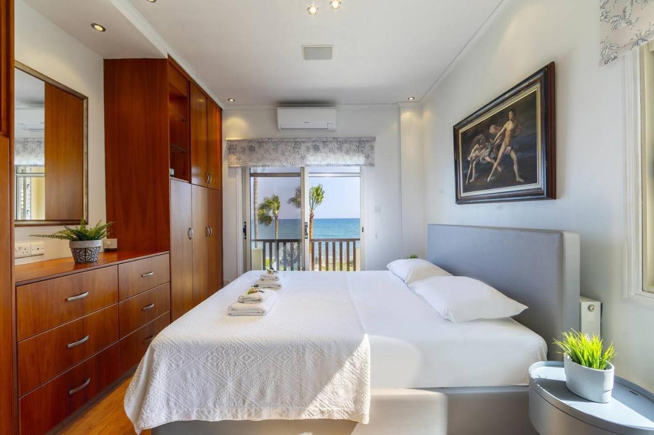 Beachfront Villa Carpe Diem Kiti エクステリア 写真
