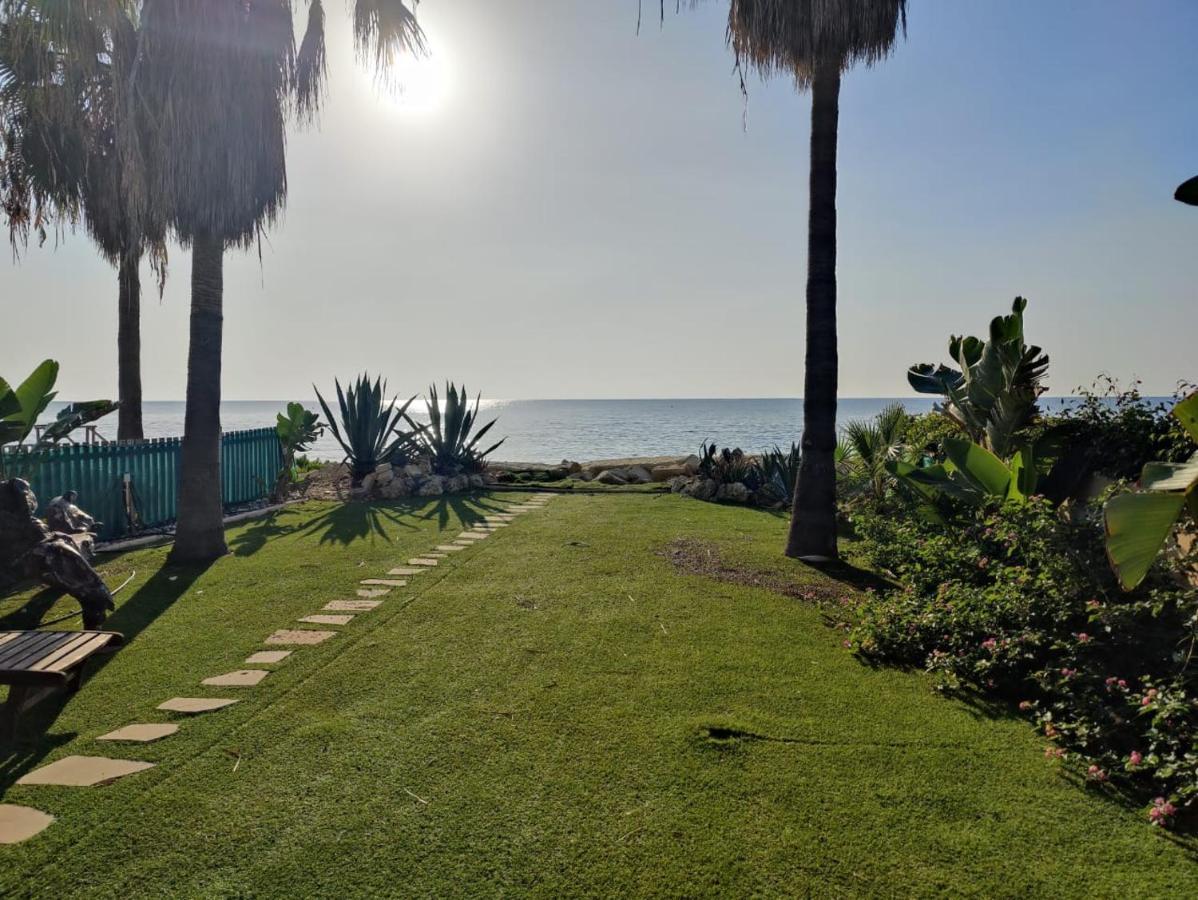 Beachfront Villa Carpe Diem Kiti エクステリア 写真