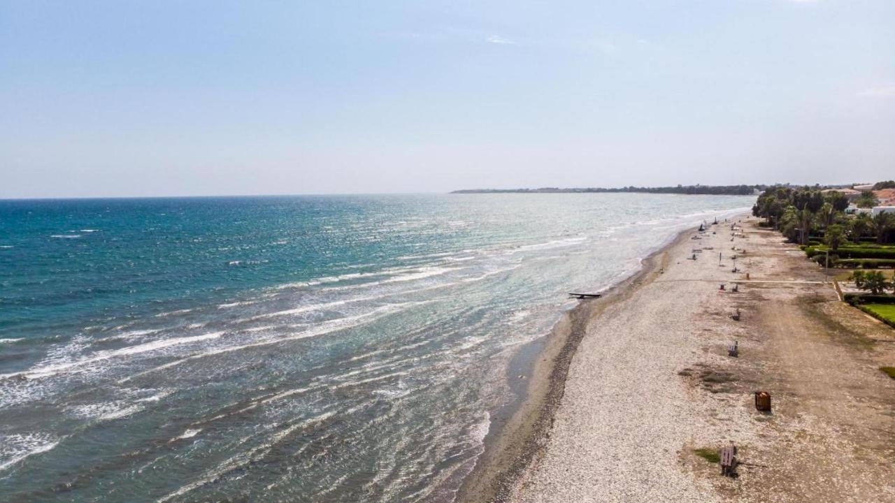 Beachfront Villa Carpe Diem Kiti エクステリア 写真
